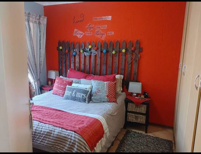 2 BEDROOM APARTMENT FOR SALE IN GLEN MARAIS